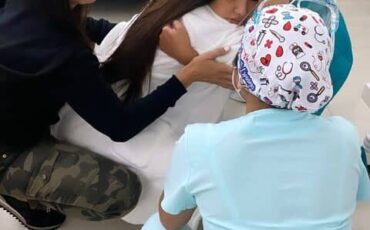 Así fue el complicado proceso de parto por el que atravesó Karlis Romero en el nacimiento de su hija